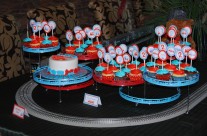 train cake_cupcakes